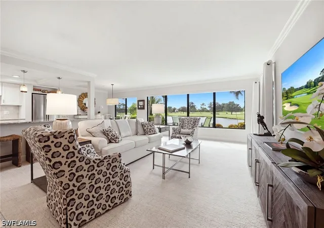 Listing Photo 4 - Condo for sale in building located at 614 Wildwood Ln, Naples, FL 34105 - Unit #614