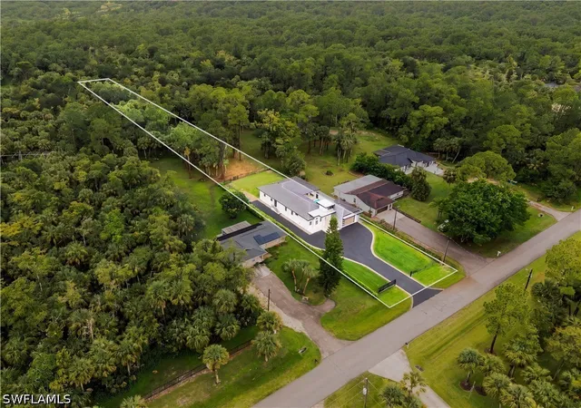 Photo 4 of Single family home for sale at 768 20th Avenue NW, Naples, FL 34120 | MLS# 226032115 | Listing updated on 2026-09-11
