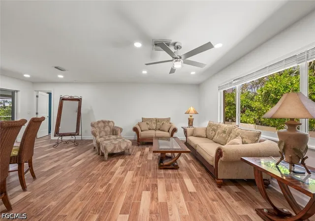 Photo 3 of Single family home for sale at 9421 Moonlight Dr, Sanibel, FL 33957 | MLS# 2026038386 | Listing updated on 2026-09-14