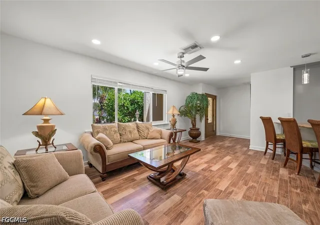 Photo 4 of Single family home for sale at 9421 Moonlight Dr, Sanibel, FL 33957 | MLS# 2026038386 | Listing updated on 2026-09-14