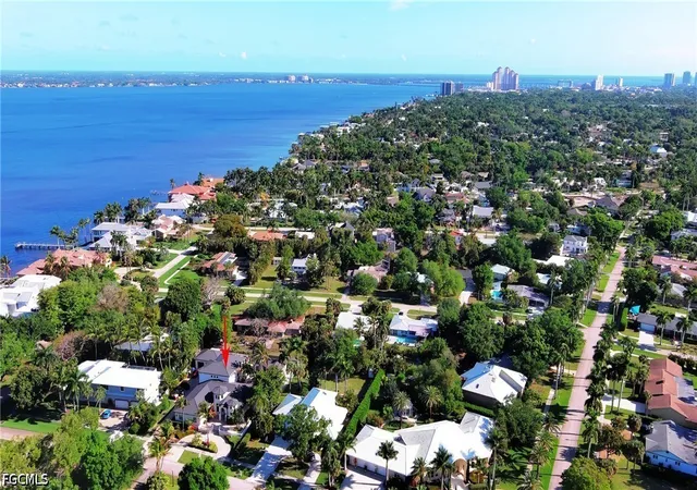 Photo 1 of Mansion for sale at 1229 Plumosa Dr, Fort Myers, FL 33901 | MLS# 2026038395 | Listing updated on 2026-09-14