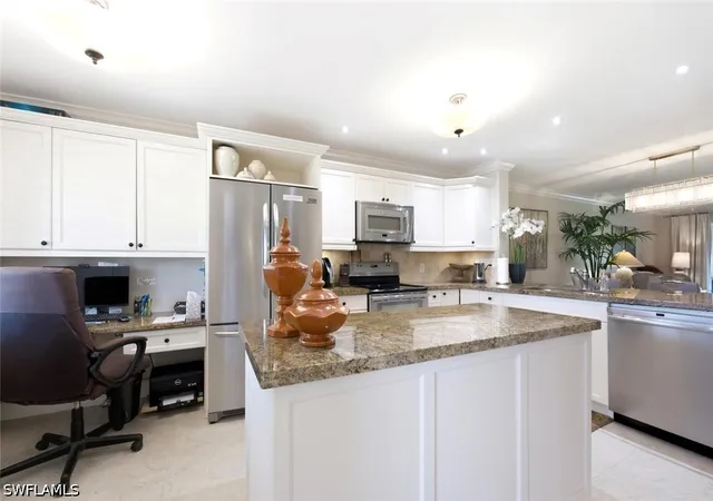 Listing Photo 5 - Condo for sale in building located at 7300 Province Wy, Naples, FL 34104 - Unit #1305