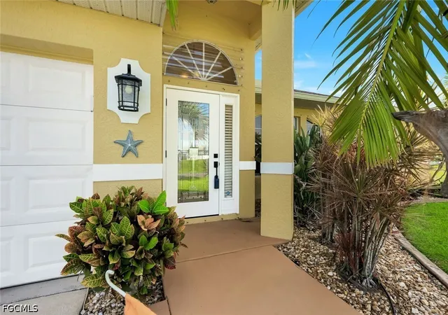 Photo 3 of Single family home for sale at 401 Nw 18th Avenue, Cape Coral, FL 33993 | MLS# 2026038457 | Listing updated on 2026-09-16