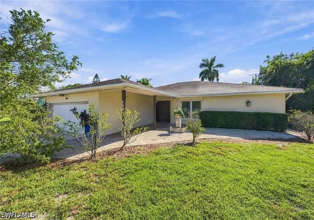 Photo 2 of Single family home for sale at 688 W Valley Dr, Bonita Springs, FL 34134 | MLS# 226031762 | Listing updated on 2026-09-14