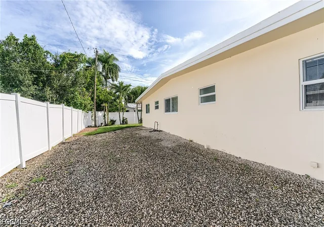 Photo 30 of Single family home for sale at 1443 Ricardo Ave, Fort Myers, FL 33901 | MLS# 2026038473 | Listing updated on 2026-09-12