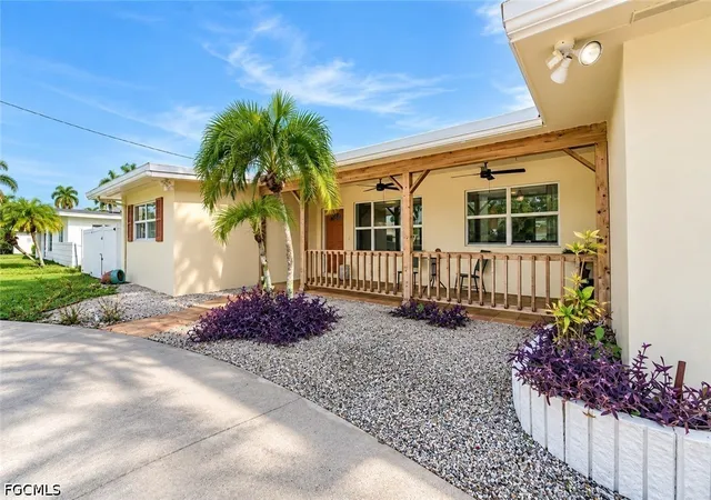 Photo 3 of Sale Pending at 1443 Ricardo Ave, Fort Myers, FL 33901 | MLS# 2026038473 | Listing updated on 2026-10-22