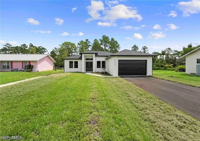Photo 2 of Single family home for sale at 2610 4th Street Nw, Naples, FL 34120 | MLS# 226032602 | Listing updated on 2026-09-11
