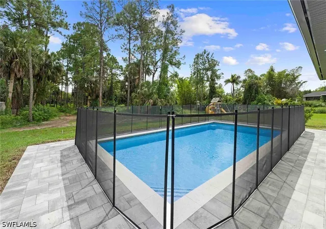 Photo 3 of Single family home for sale at 2610 4th Street NW, Naples, FL 34120 | MLS# 226032602 | Listing updated on 2026-09-11