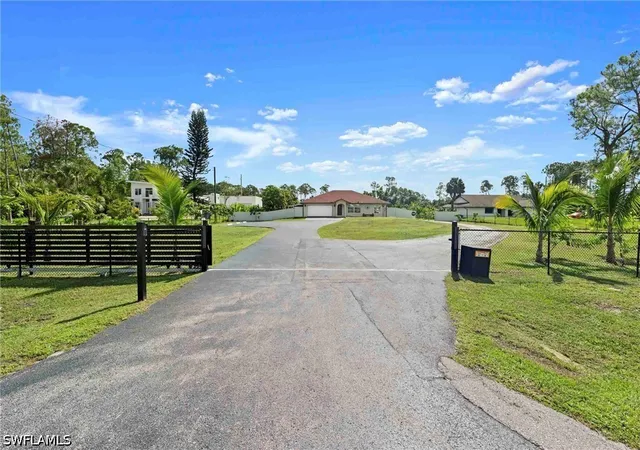 Photo 3 of Single family home for sale at 2070 39th Street Sw, Naples, FL 34117 | MLS# 226032884 | Listing updated on 2026-09-11