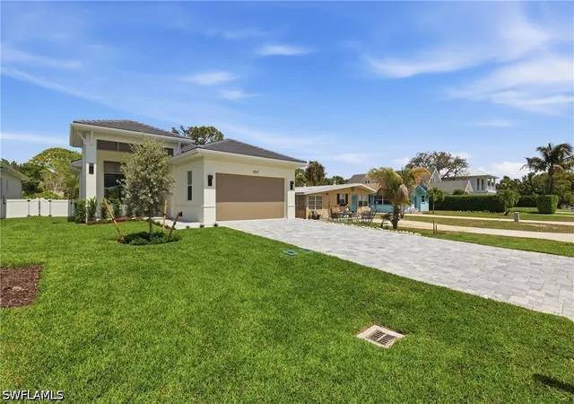 Photo 4 of Sale Pending at 1017 Frank Whiteman Blvd, Naples, FL 34103 | MLS# 226032905 | Listing updated on 2026-09-12
