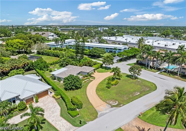 Photo 1 of Single family home for sale at 717 Rudder Rd, Naples, FL 34102 | MLS# 226030955 | Listing updated on 2026-09-16
