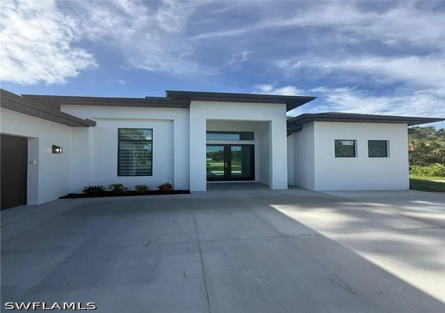 Photo 1 of Single family home for sale at 3208 16th Avenue Se, Naples, FL 34117 | MLS# 226030896 | Listing updated on 2026-09-12