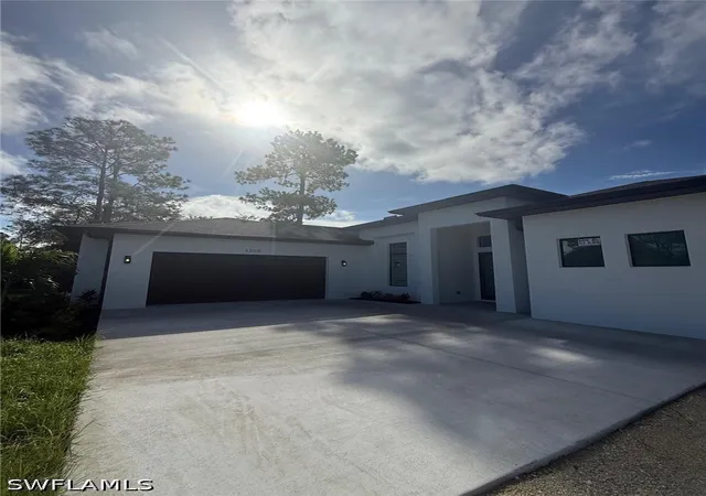 Photo 3 of Single family home for sale at 3208 16th Avenue Se, Naples, FL 34117 | MLS# 226030896 | Listing updated on 2026-09-12