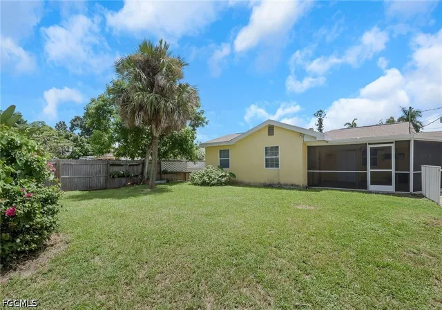 Photo 3 of Single family home for sale at 1857 Sunset Pl, Fort Myers, FL 33901 | MLS# 2026038528 | Listing updated on 2026-09-14