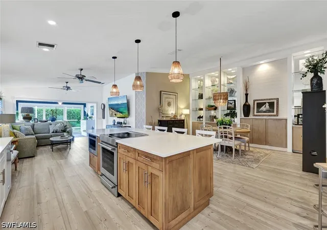 Photo 2 of Sale Pending at 5011 Kingston Way, Naples, FL 34119 | MLS# 226031675 | Listing updated on 2026-09-24