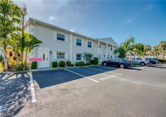 Listing Photo 4 - Condo for sale in building located at 7050 Nantucket Cir, North Fort Myers, FL 33917 - Unit #1