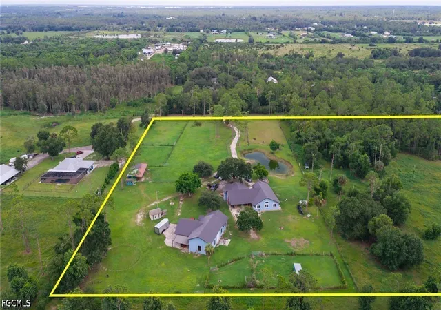 Photo 2 of Single family home for sale at 20401 Pearce St, North Fort Myers, FL 33917 | MLS# 2026038581 | Listing updated on 2026-09-15