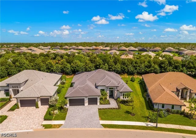 Photo 4 of Single family home for sale at 14318 Charthouse Cir, Naples, FL 34114 | MLS# 2026038644 | Listing updated on 2026-09-14