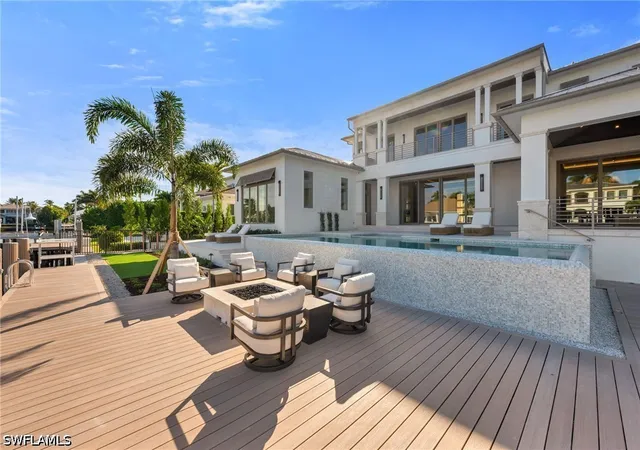 Photo 4 of Single family home for sale at 1935 5th Street S, Naples, FL 34102 | MLS# 226033071 | Listing updated on 2026-09-15