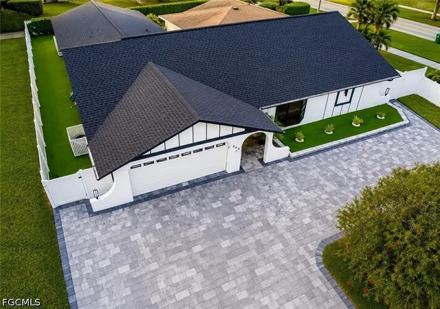 Photo 1 of Single family home for sale at 902 Se 21st Street, Cape Coral, FL 33990 | MLS# 2026038690 | Listing updated on 2026-09-18