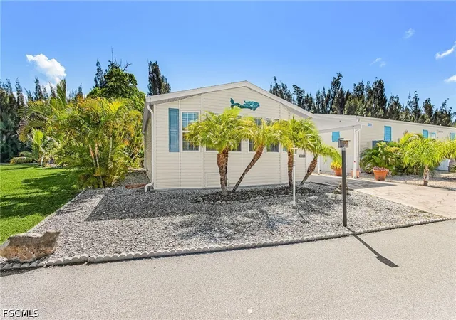 Photo 2 of Manufactured home for sale at 7334 Drum Dr, Saint James City, FL 33956 | MLS# 2026038740 | Listing updated on 2026-09-27
