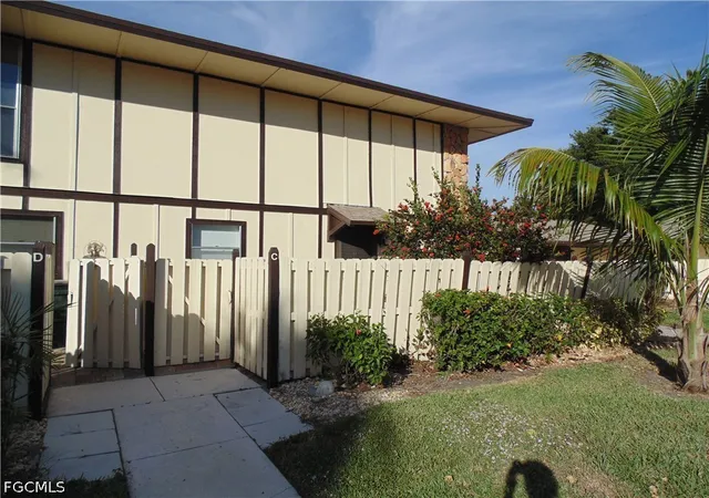 Photo 1 of Townhouse for sale at 4289 Island Cir #3C, Fort Myers, FL 33919 | MLS# 2026038768 | Listing updated on 2026-10-14