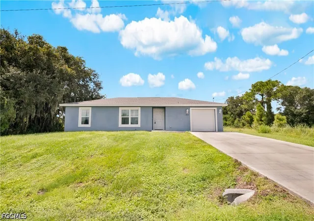Photo 1 of Single family home for sale at 1405 Inwood Rd, Labelle, FL 33935 | MLS# 2026038820 | Listing updated on 2026-09-30