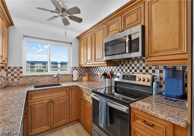 Listing Photo 5 - Condo for sale in building located at 25750 Hickory Blvd, Bonita Springs, FL 34134 - Unit #656 E