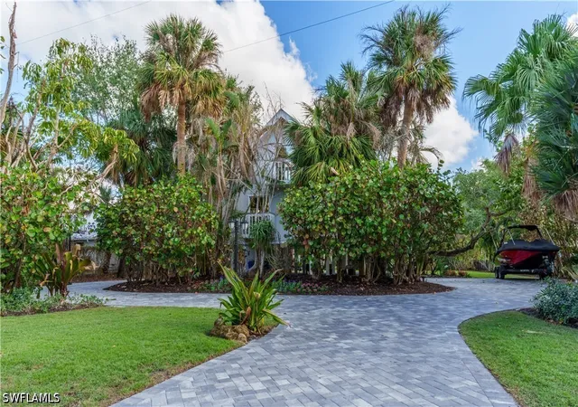 Photo 1 of Single family home for sale at 5058 Seahorse Ave, Naples, FL 34103 | MLS# 226033307 | Listing updated on 2026-09-21