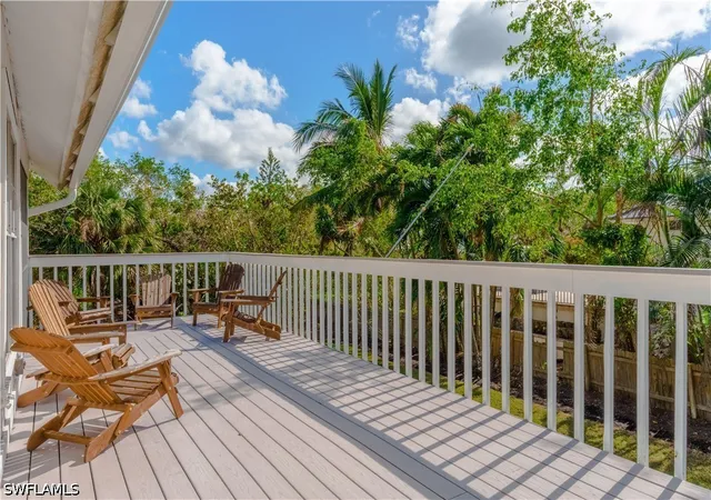 Photo 4 of Single family home for sale at 5058 Seahorse Ave, Naples, FL 34103 | MLS# 226033307 | Listing updated on 2026-09-15