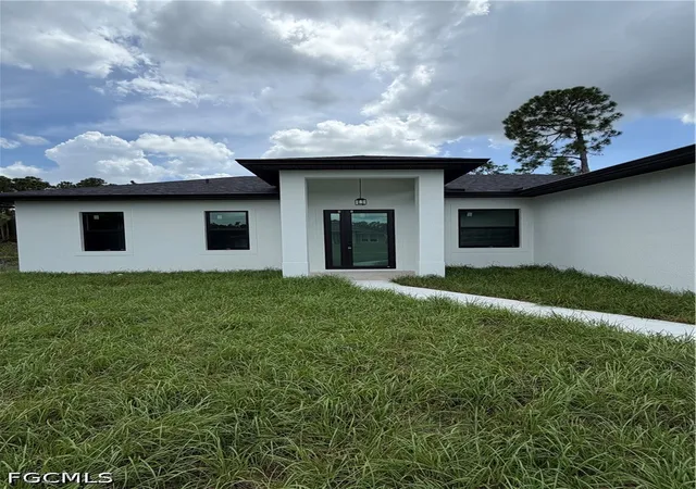 Photo 2 of Single family home for sale at 1052 Grove St E, Lehigh Acres, FL 33974 | MLS# 2026038964 | Listing updated on 2026-09-16