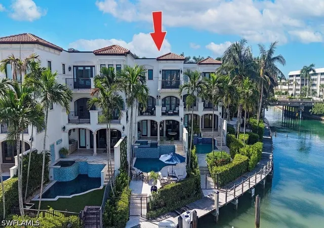 Photo 3 of Townhouse for sale at 221 Harbour Dr #6, Naples, FL 34103 | MLS# 226033063 | Listing updated on 2026-10-04