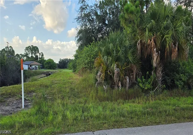 Photo 1 of Sale Pending at 851 Spaulding St E, Lehigh Acres, FL 33974 | MLS# 2026038973 | Listing updated on 2026-10-02
