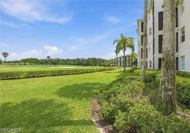 Listing Photo 4 - Condo for sale in building located at 10349 Heritage Bay Blvd, Naples, FL 34120 - Unit #2132