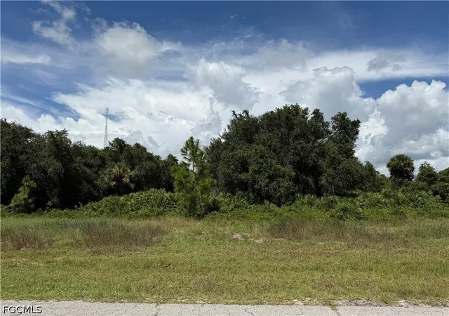 Photo 1 of Land for sale at 6060 Pecan Cir, Labelle, FL 33935 | MLS# 2026039014 | Listing updated on 2026-09-16