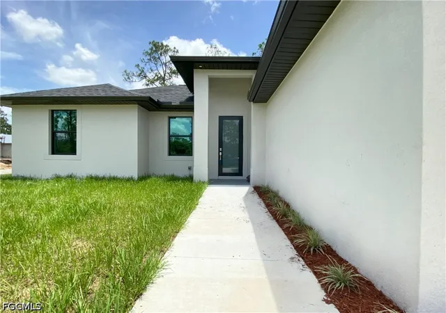 Photo 3 of Single family home for sale at 3121 32nd Street Sw, Lehigh Acres, FL 33976 | MLS# 2026039050 | Listing updated on 2026-09-16