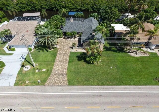 Photo 1 of Single family home for sale at 1805 Everest Pkwy, Cape Coral, FL 33904 | MLS# 2026039098 | Listing updated on 2026-10-02
