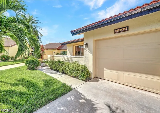 Listing Photo 1 - Condo for sale in building located at 5424 Ashton Cir, Fort Myers, FL 33907