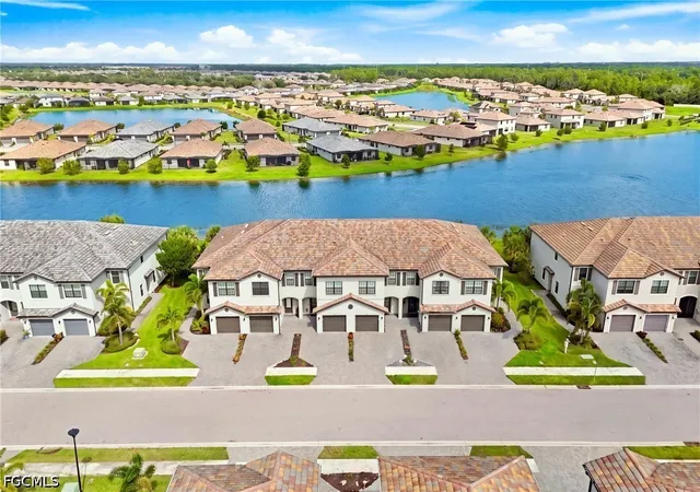 Photo 2 of Townhouse for sale at 14192 Pine Lodge Ln, Fort Myers, FL 33913 | MLS# 2026039134 | Listing updated on 2026-09-18