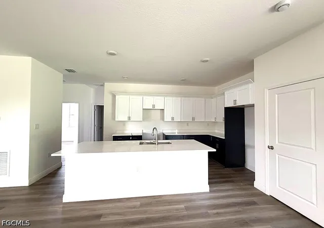 Photo 4 of Single family home for sale at 1074 W Bucknell Rd, Labelle, FL 33935 | MLS# 2026039147 | Listing updated on 2026-09-23