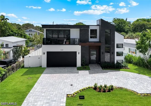 Photo 3 of Single family home for sale at 1230 10th Avenue N, Naples, FL 34102 | MLS# 226033498 | Listing updated on 2026-09-26