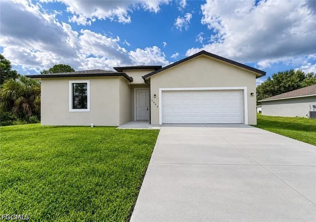 Photo 1 of Single family home for sale at 5004 Moon Ln, Labelle, FL 33935 | MLS# 2026039182 | Listing updated on 2026-09-23