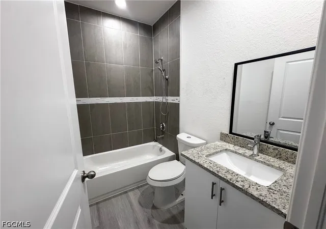 Photo 3 of Single family home for sale at 5004 Moon Ln, Labelle, FL 33935 | MLS# 2026039182 | Listing updated on 2026-09-23