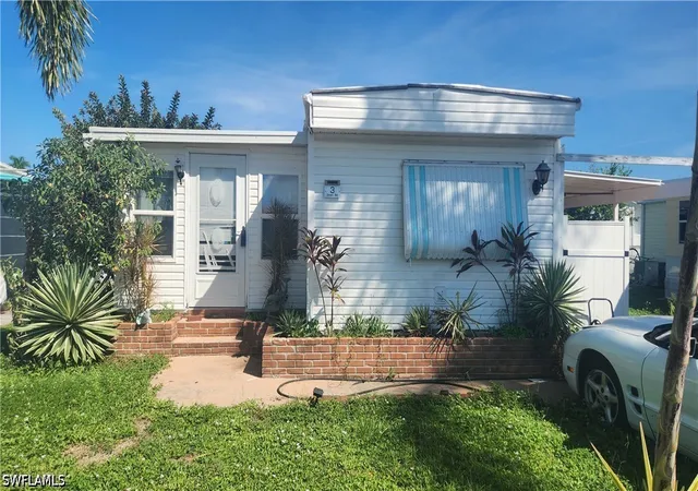 Photo 2 of Manufactured home for sale at 3 Derwent Blvd, Fort Myers, FL 33908 | MLS# 226033369 | Listing updated on 2026-09-17