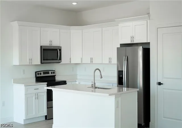 Photo 3 of Single family home for sale at 3048 Birwood Cir, Labelle, FL 33935 | MLS# 2026039229 | Listing updated on 2026-09-23