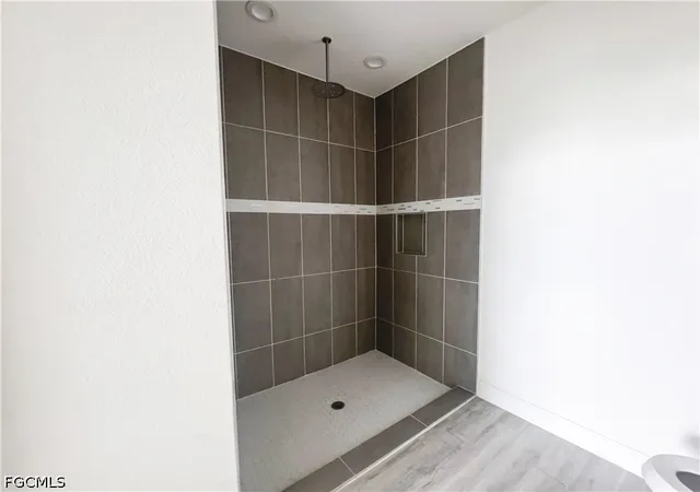Photo 4 of Single family home for sale at 6045 Keystone Cir, Labelle, FL 33935 | MLS# 2026039233 | Listing updated on 2026-09-23