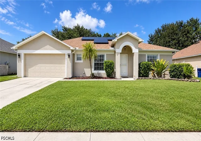 Photo 1 of Sale Pending at 2501 Hawks Preserve Dr, Fort Myers, FL 33905 | MLS# 2026039323 | Listing updated on 2026-09-30