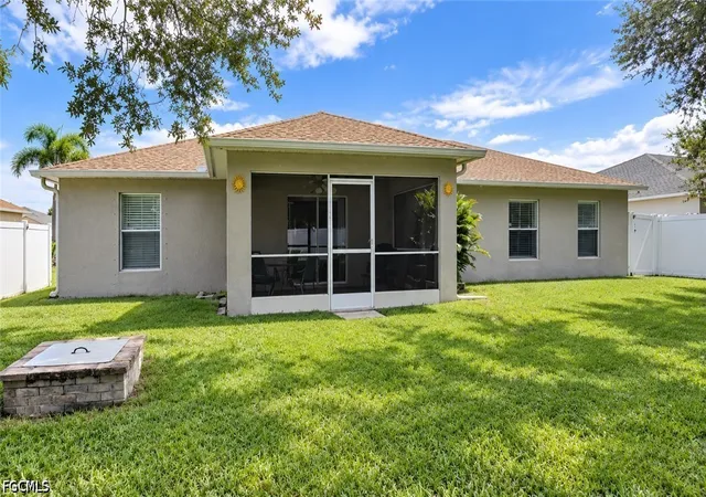 Photo 20 of Sale Pending at 2501 Hawks Preserve Dr, Fort Myers, FL 33905 | MLS# 2026039323 | Listing updated on 2026-09-30