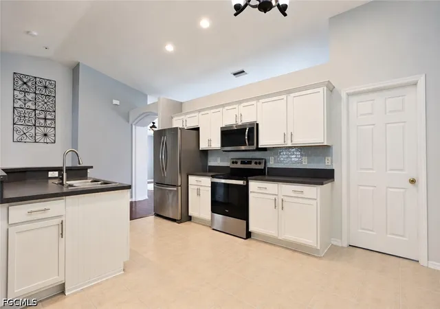 Photo 3 of Sale Pending at 2501 Hawks Preserve Dr, Fort Myers, FL 33905 | MLS# 2026039323 | Listing updated on 2026-09-30