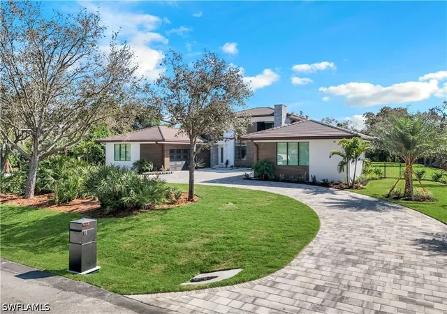 Photo 1 of Sale Pending at 18 Caribbean Rd, Naples, FL 34108 | MLS# 226032544 | Listing updated on 2026-10-01
